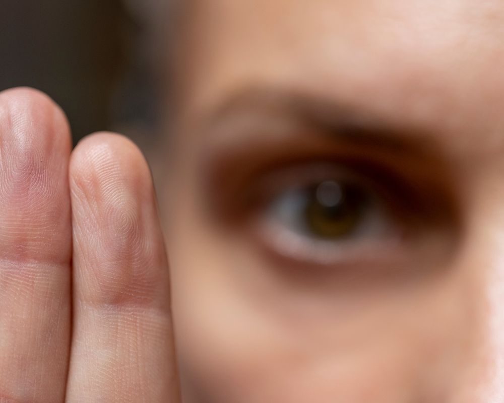 Piedras en equilibrio que evocan calma y estabilidad emocional